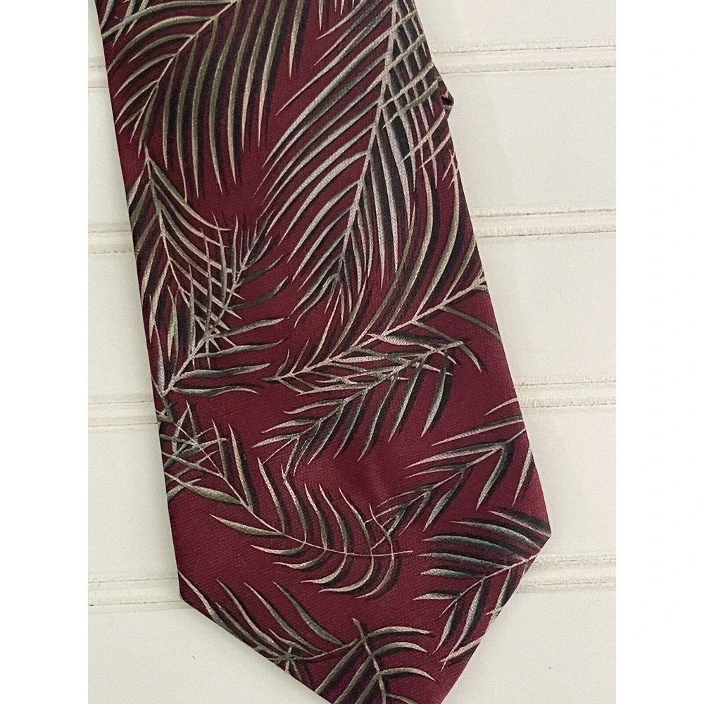 TOMMY BAHAMA MENS TROPICAL NECK TIE FLORAL 100% SILK PALM BURGUNDY